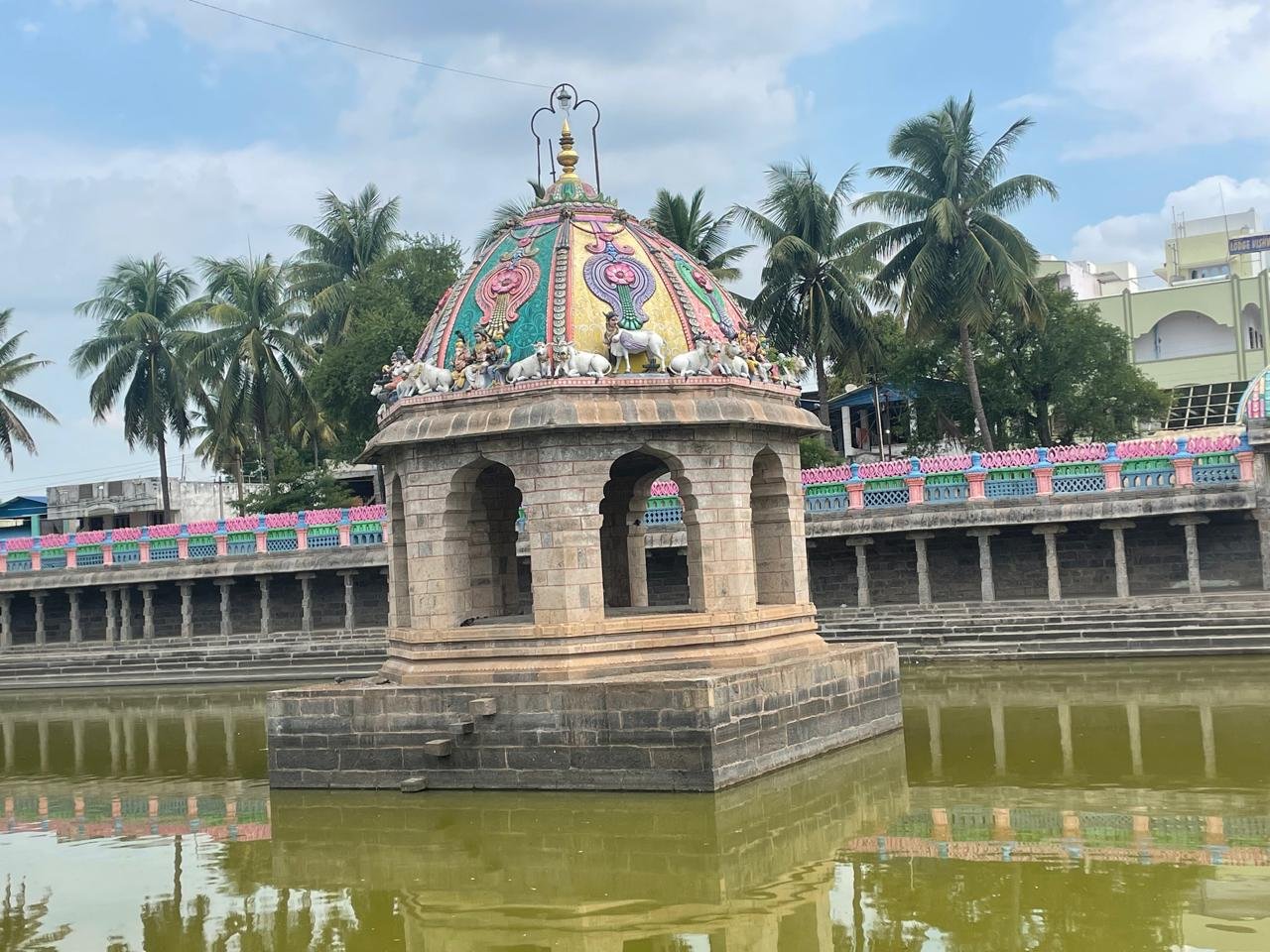 The Siddhamirtham temple tank at Vaitheeswaran Koil with its central mandapam